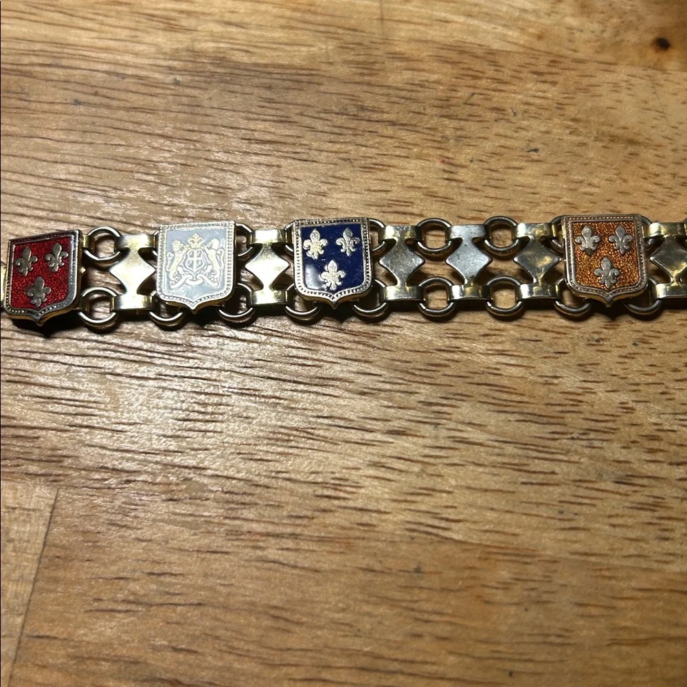 Vintage arms french gold